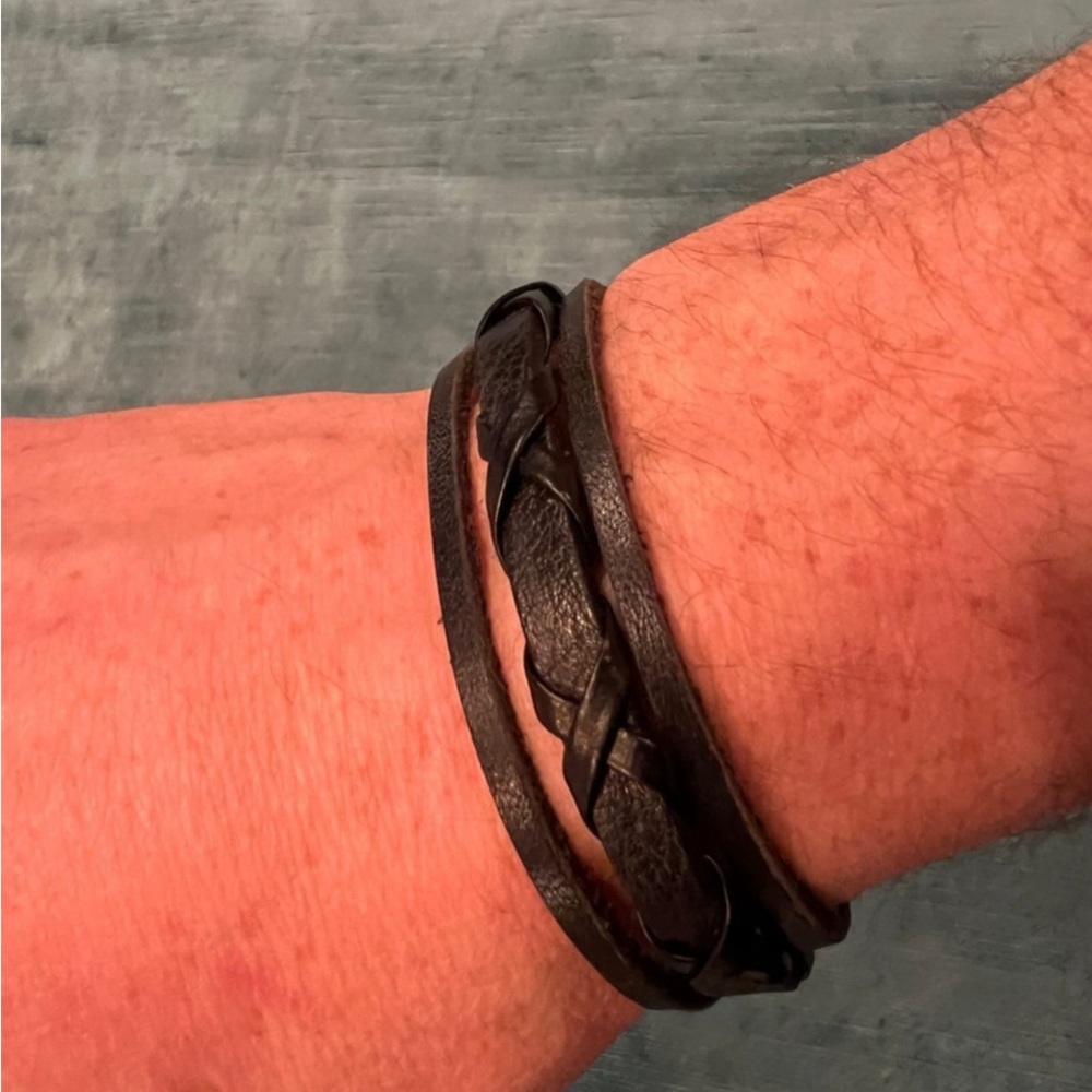Black leather bracelet with multiple strands- adjustable - Picture 5 of 6